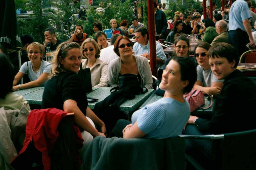 Sitting-outside.jpg (50359 bytes)