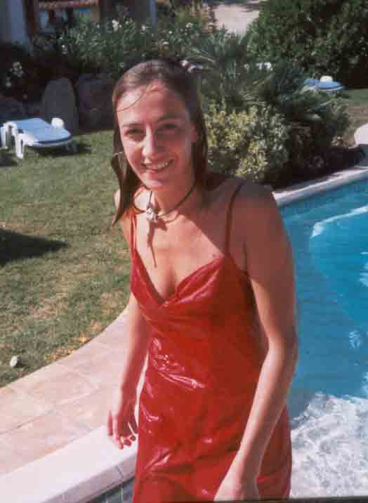 fran-from-pool.jpg (16997 bytes)