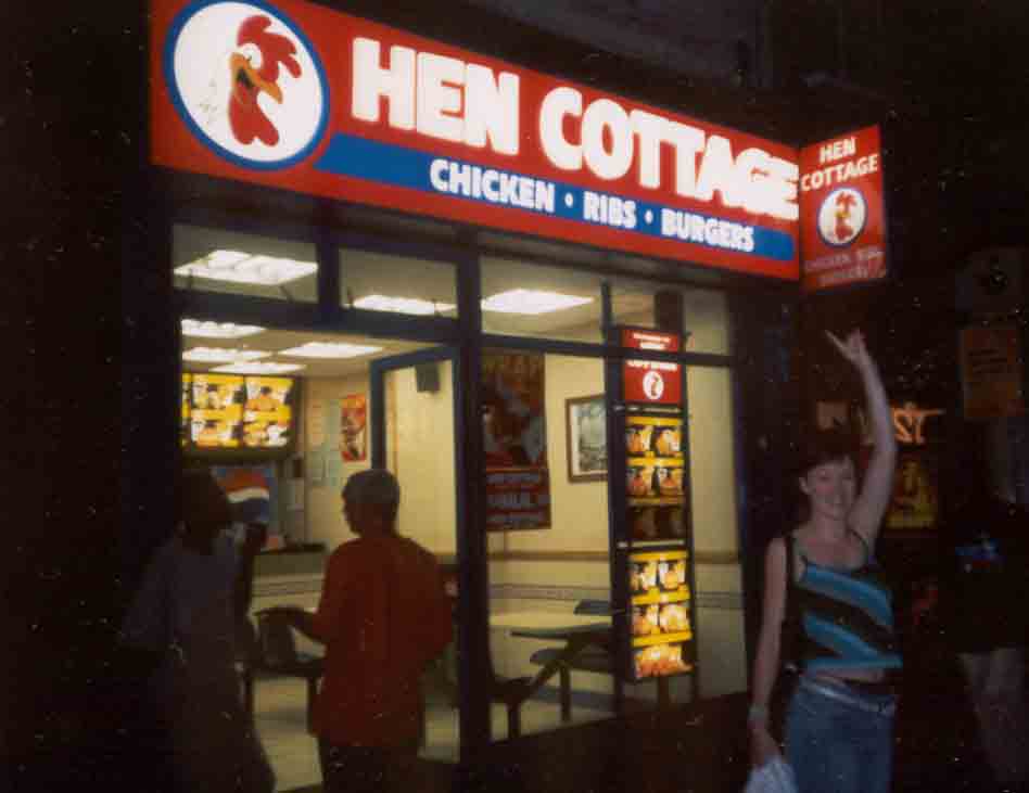 hen-cottage.jpg (23722 bytes)
