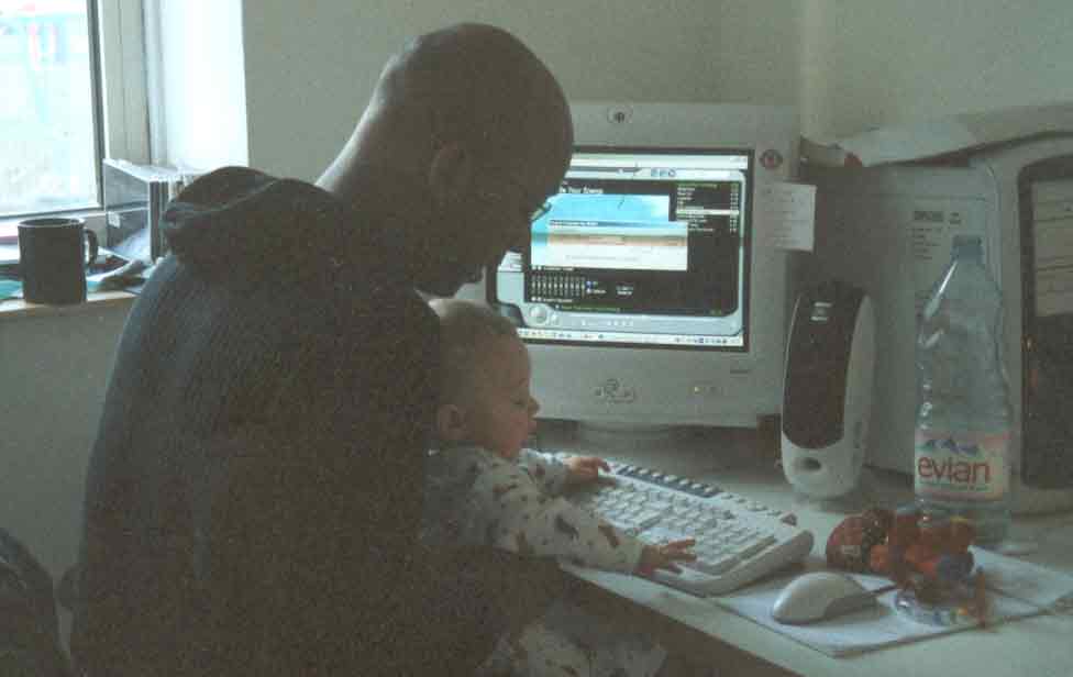 howie & Zac.jpg (20298 bytes)