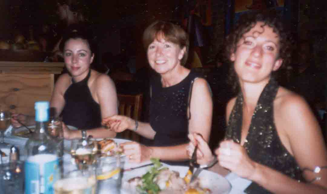 kelsy-josie-&-andrea.jpg (22200 bytes)